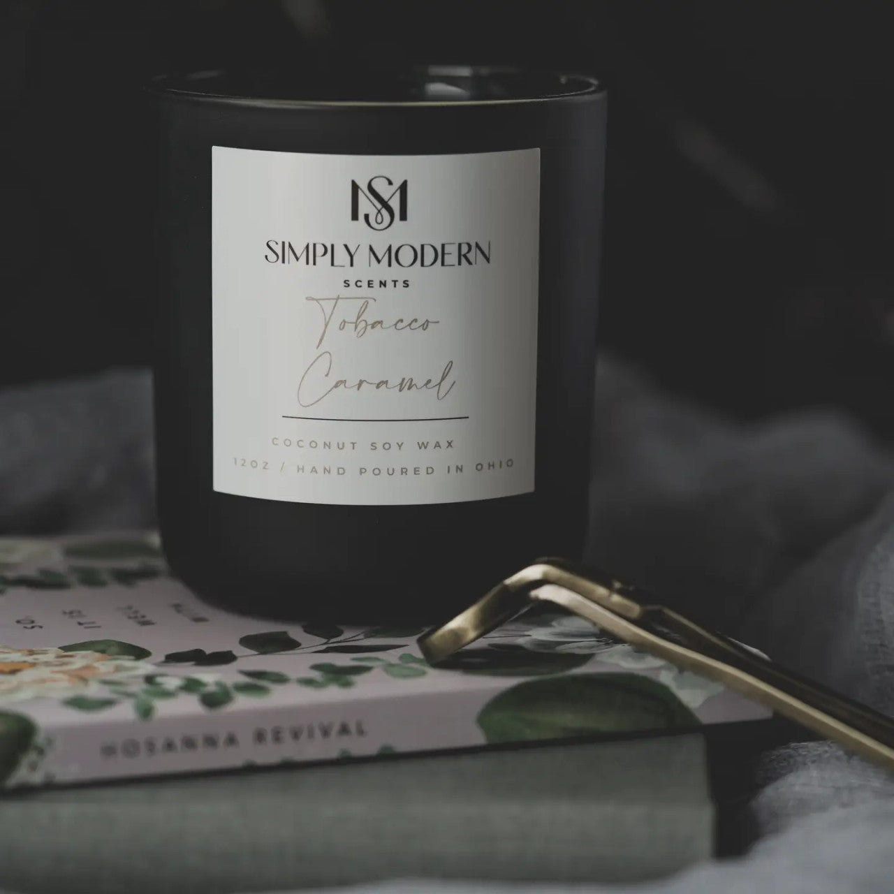 Simply Modern Soy Wax Candle - Tobacco Caramel - Lace and Grace Boutique