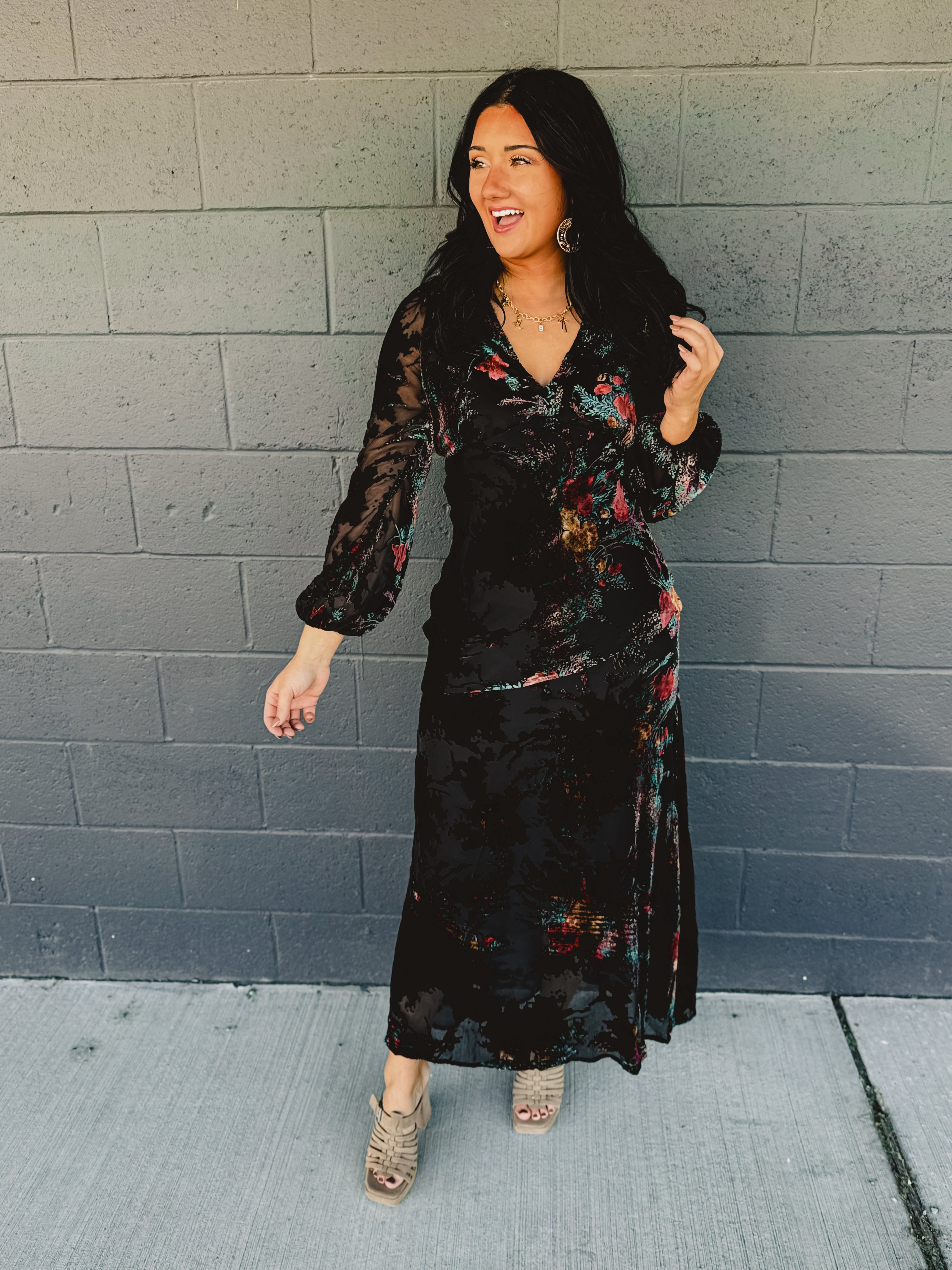 Long sleeve velvet floral printed maxi dress.