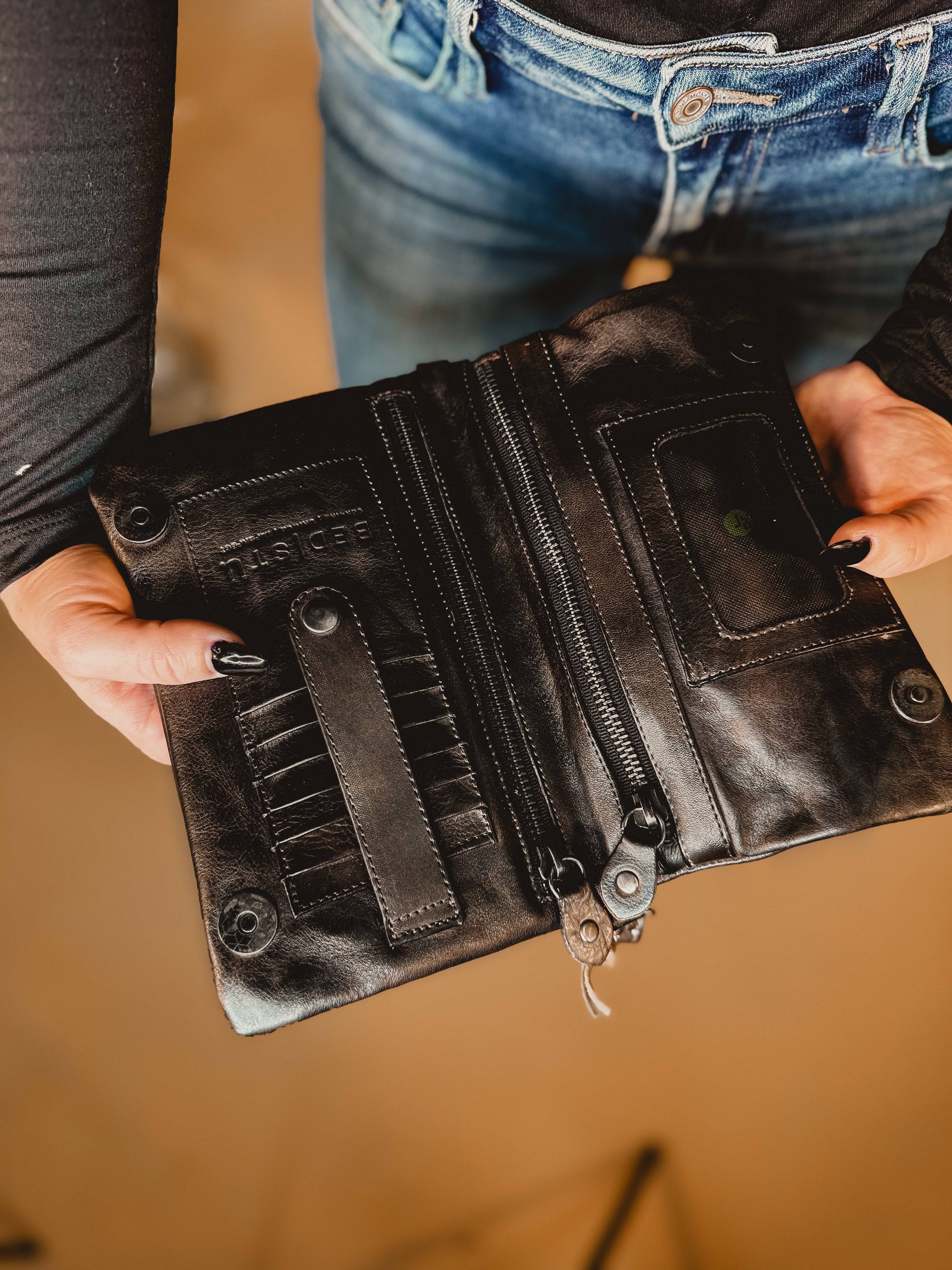 Bedstu Cadence Crossbody - Black Rustic - Lace and Grace Boutique
