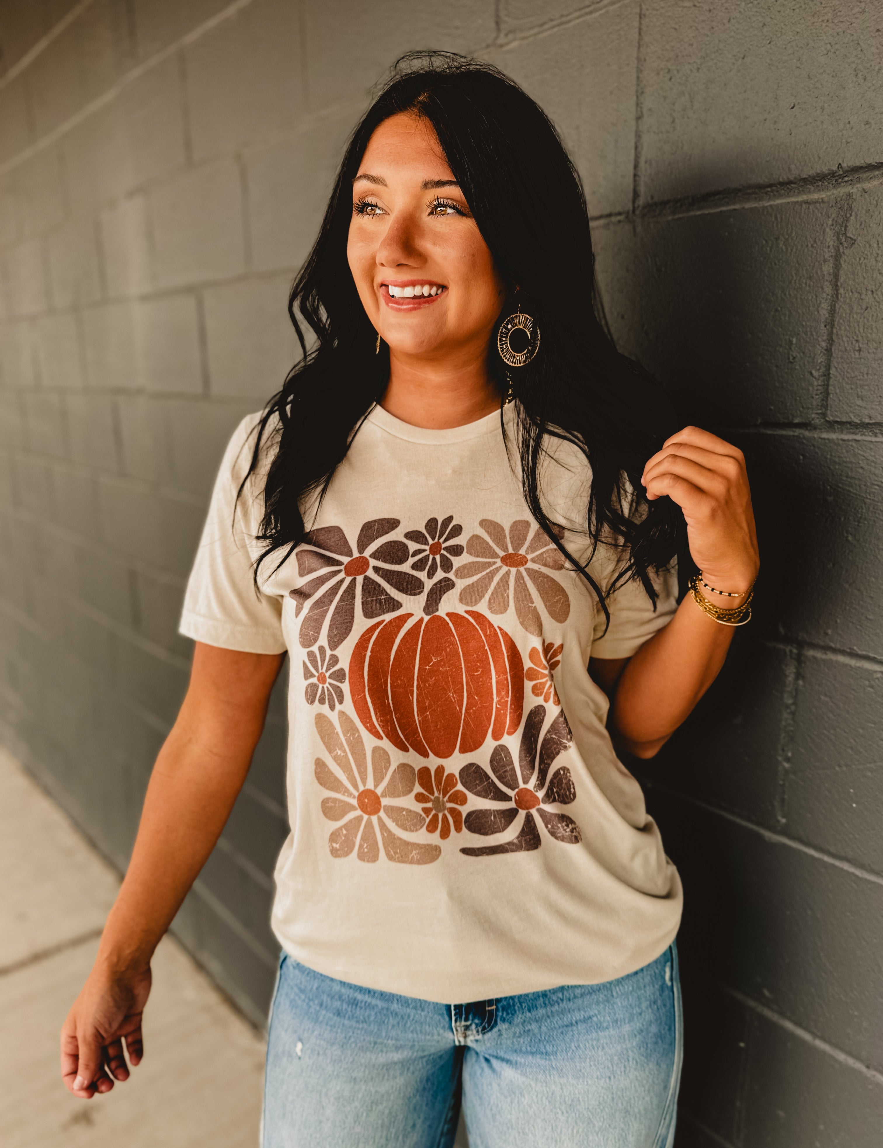Floral Vintage Pumpkin Graphic Tee - Light Tan - Lace and Grace Boutique