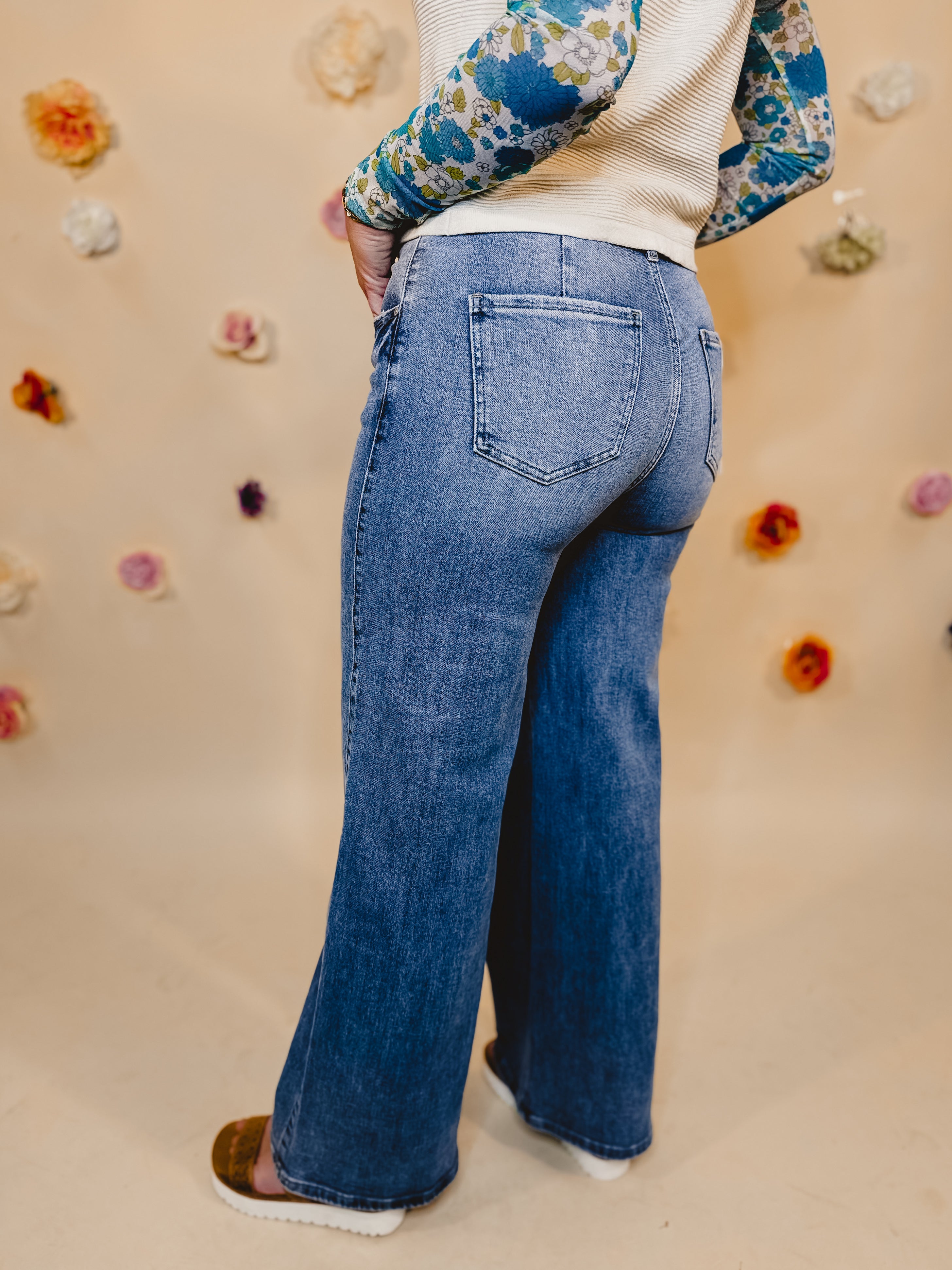 Annie Comfort Stretch High Rise Wide Leg Jeans - Lt Denim - Lace and Grace Boutique