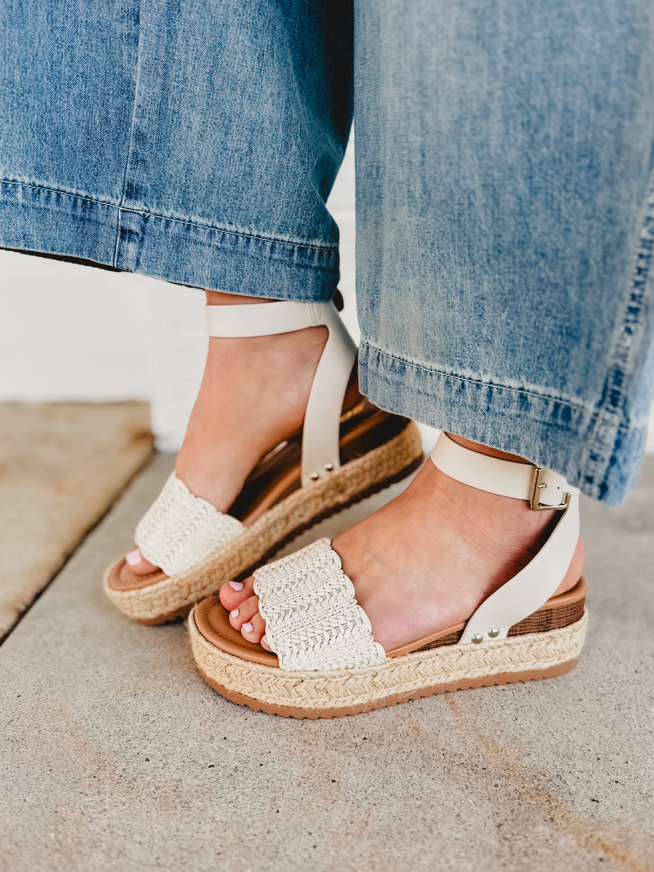 Wavy Raffia Platform Sandal - Bone - Lace and Grace Boutique