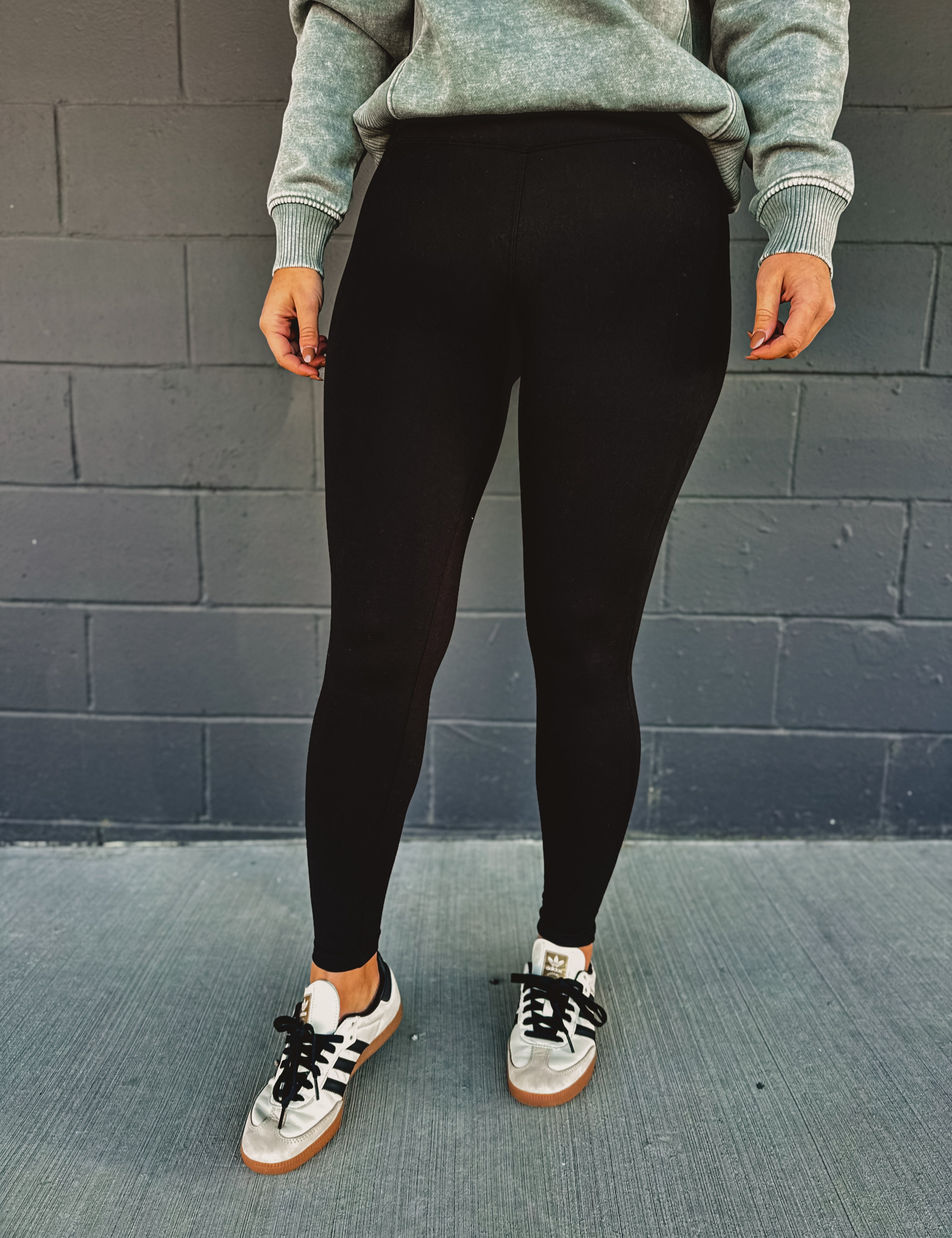 Microfiber material butter soft black leggings.