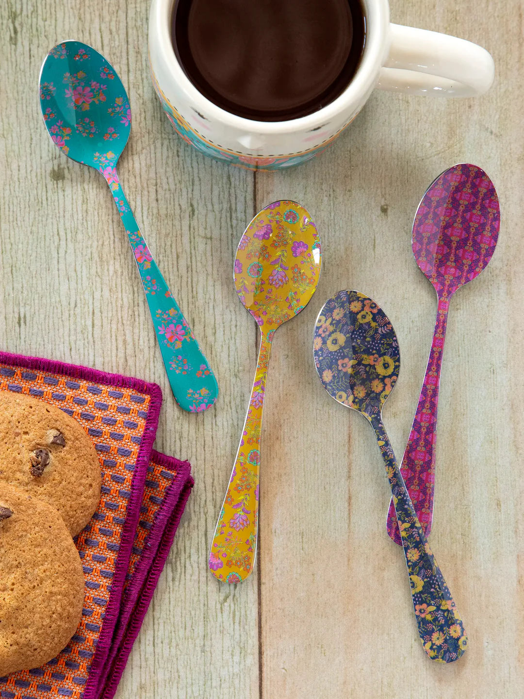 Floral printed stainless steel set of 4 spoons from natural Life.