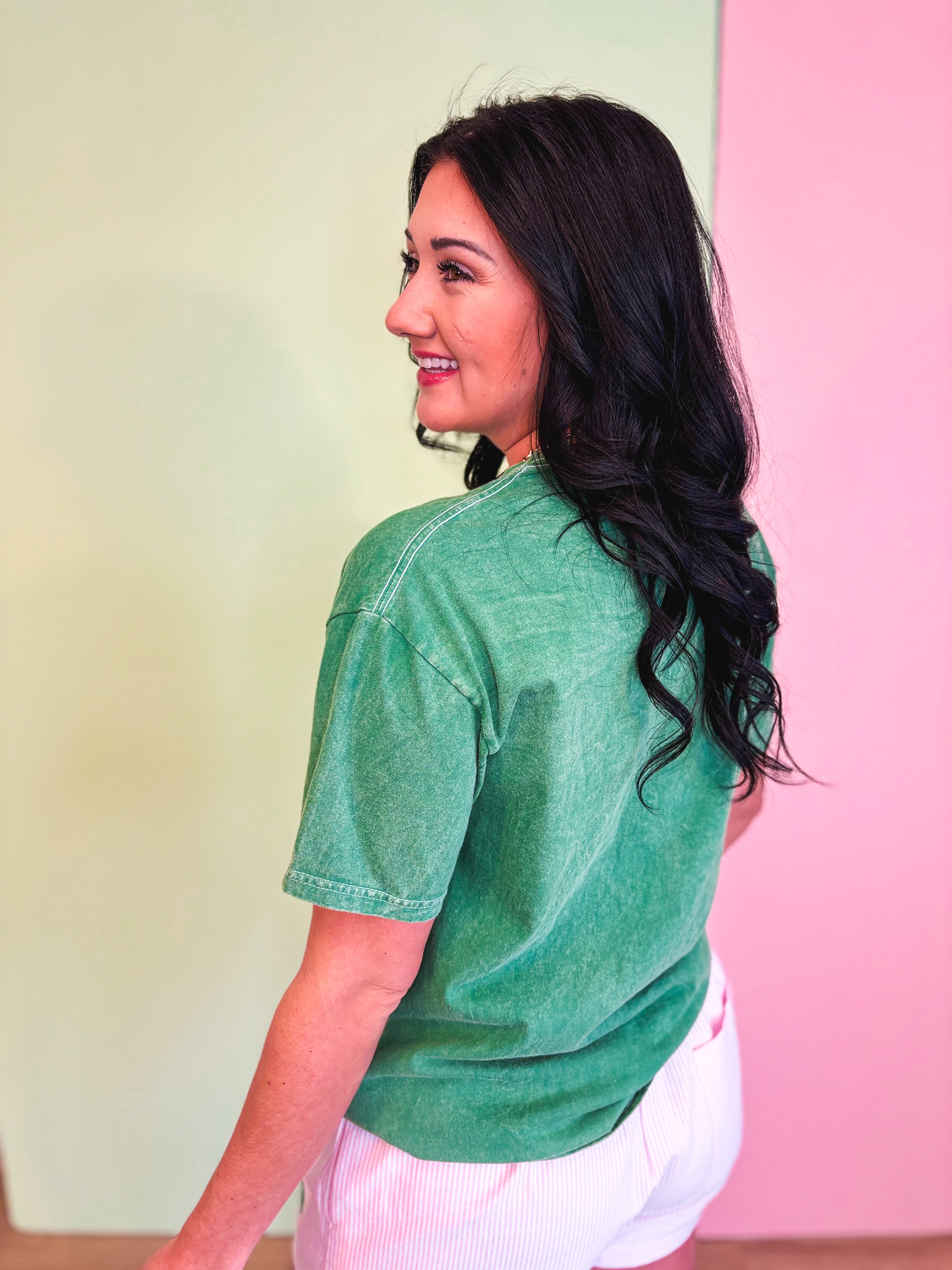 Feelin' Lucky Horseshoe Graphic Tee - Kelly Green - Lace and Grace Boutique