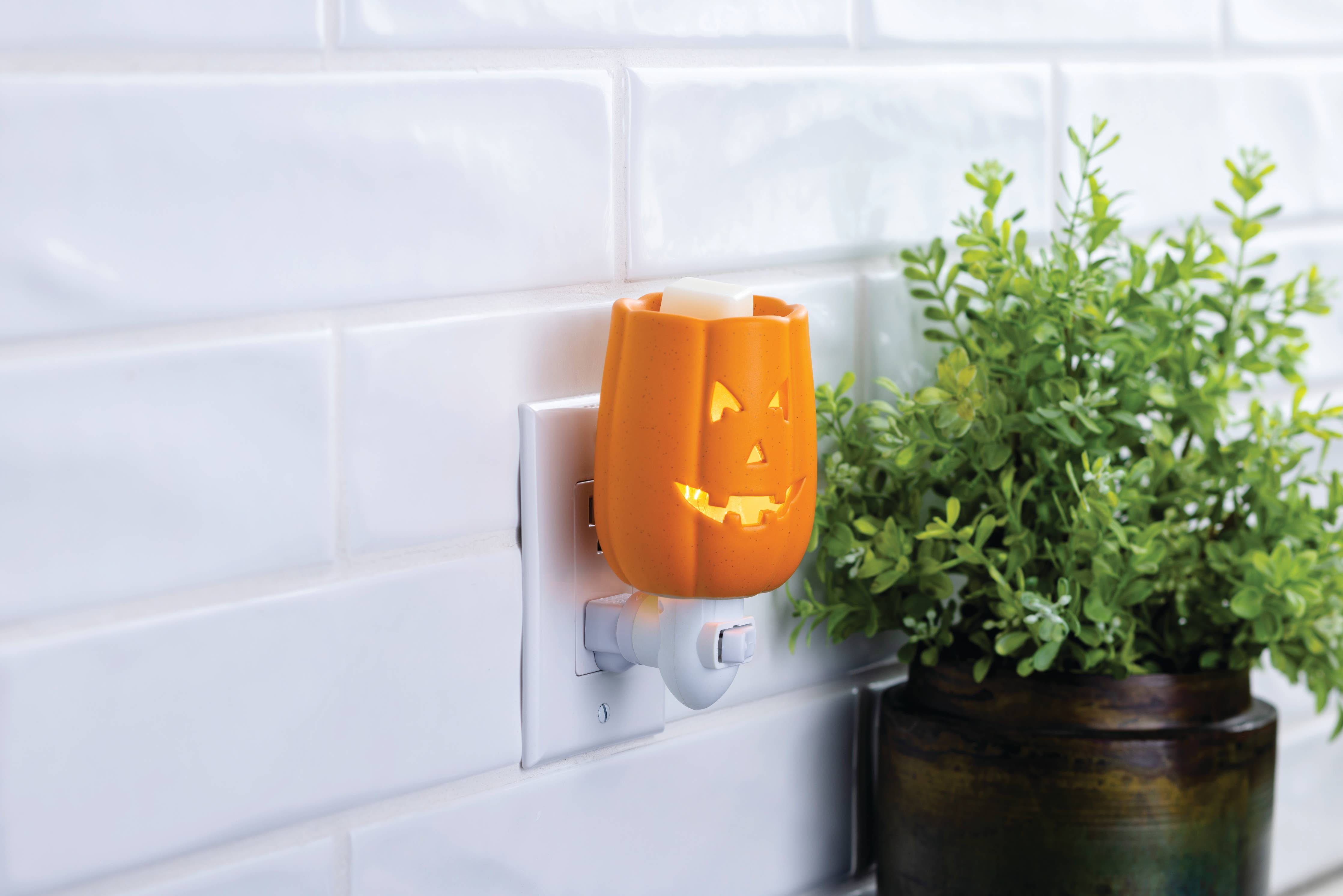 Pluggable Fragrance Warmer- Classic Jack O' Lantern - Lace and Grace Boutique