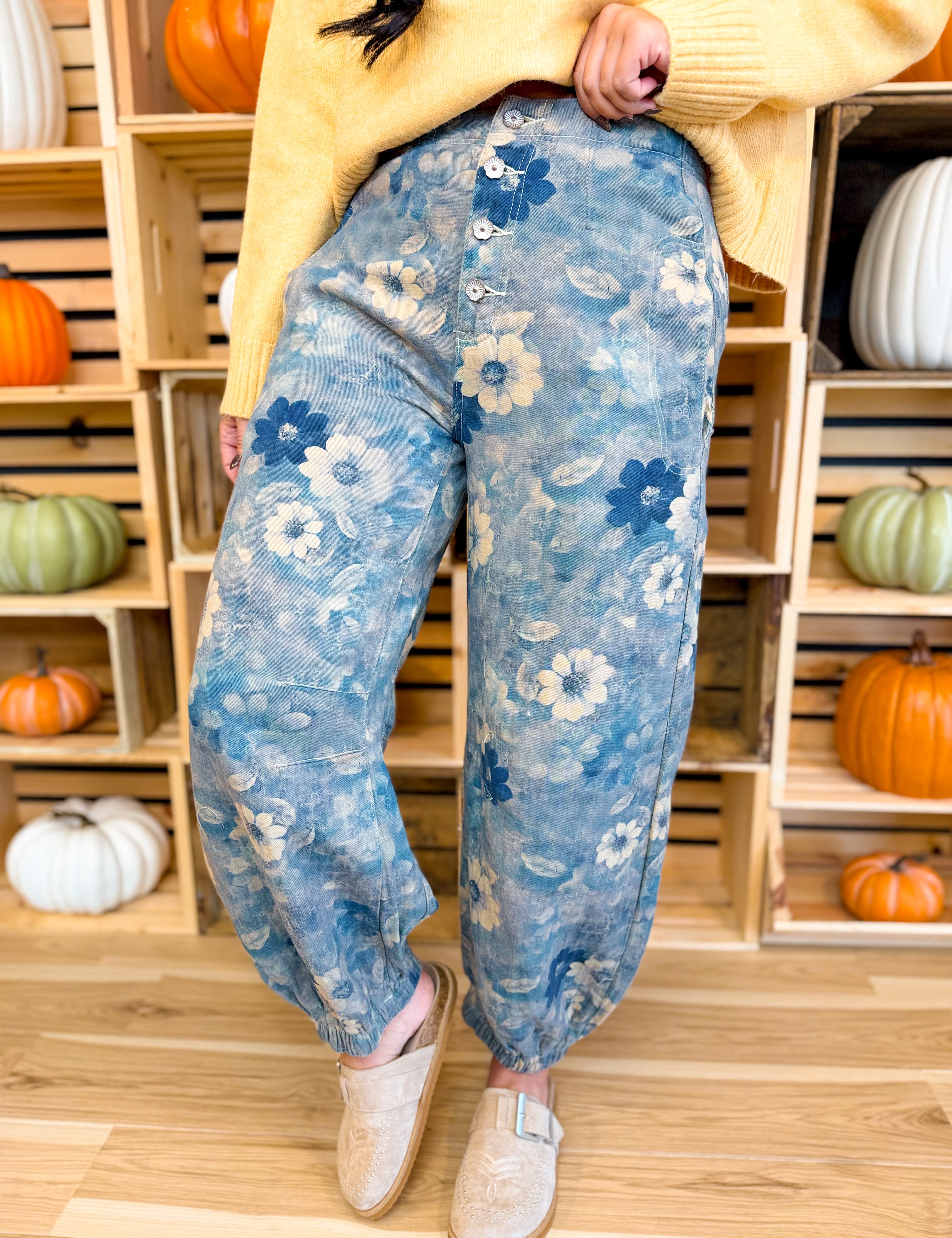 POL Vintage Wash Floral Printed Twill Pants - Navy Multi - Lace and Grace Boutique