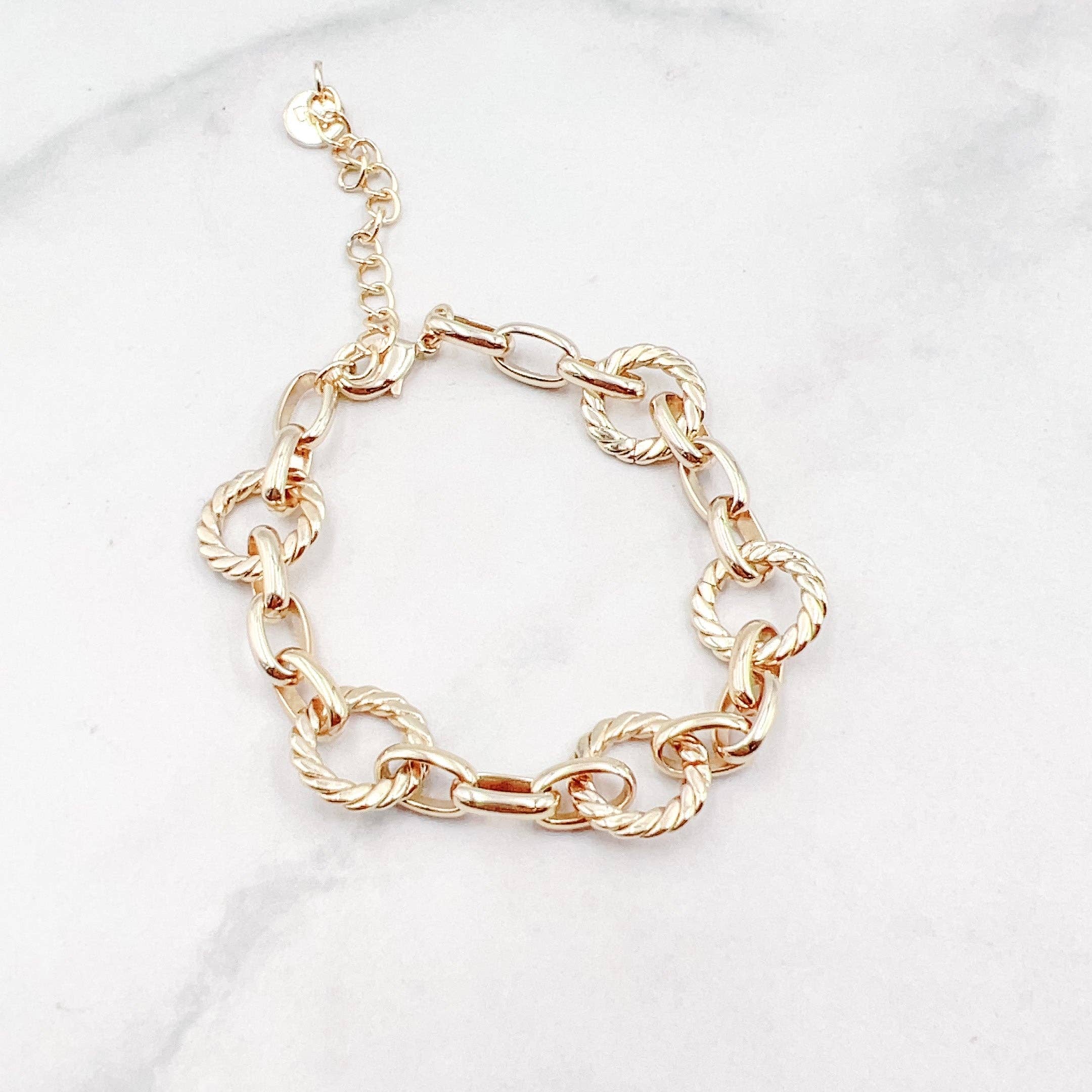 Circle Chain Link Bracelet Gold - Lace and Grace Boutique