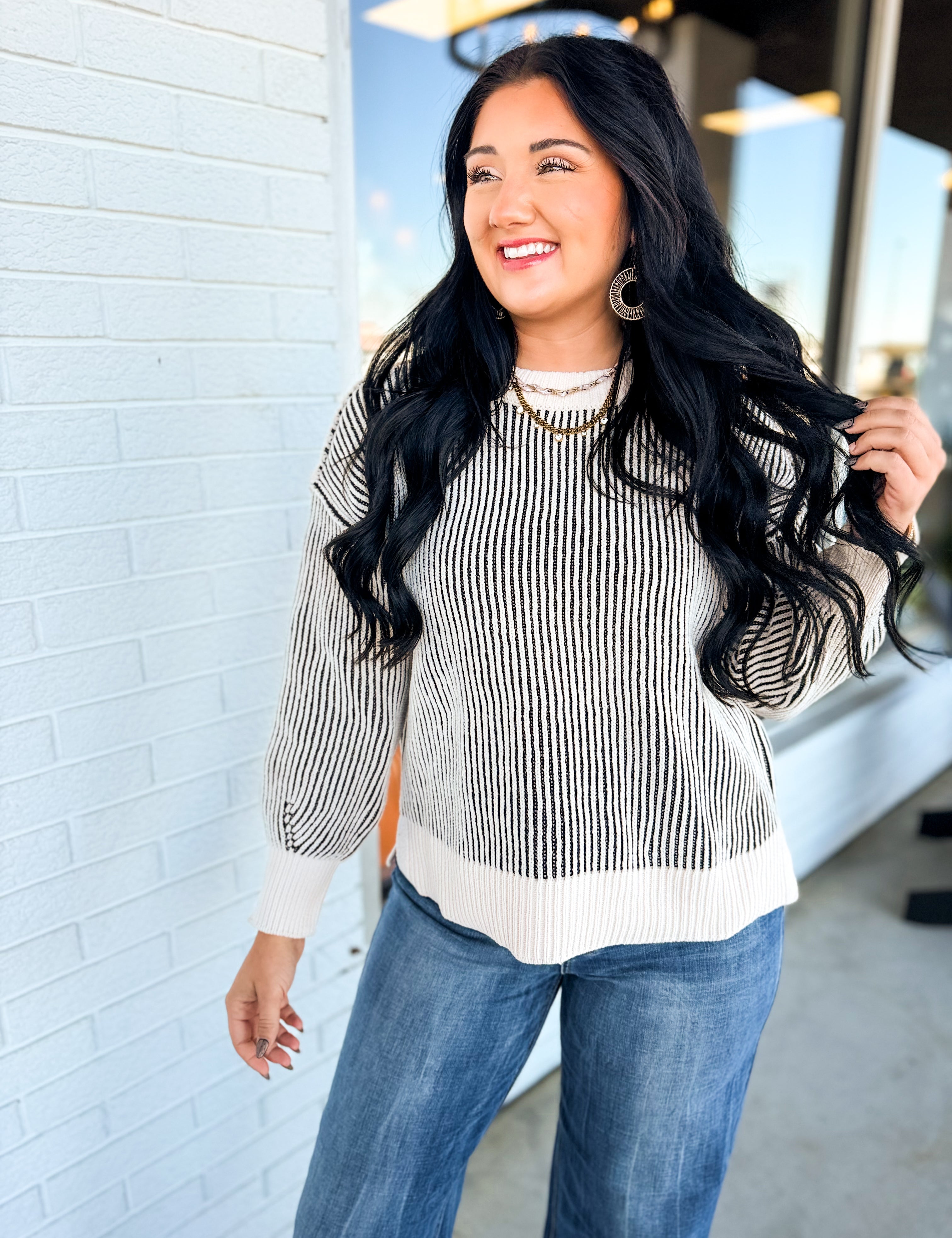 Ribbed Two-Tone Crewneck Sweater - Black - Lace and Grace Boutique