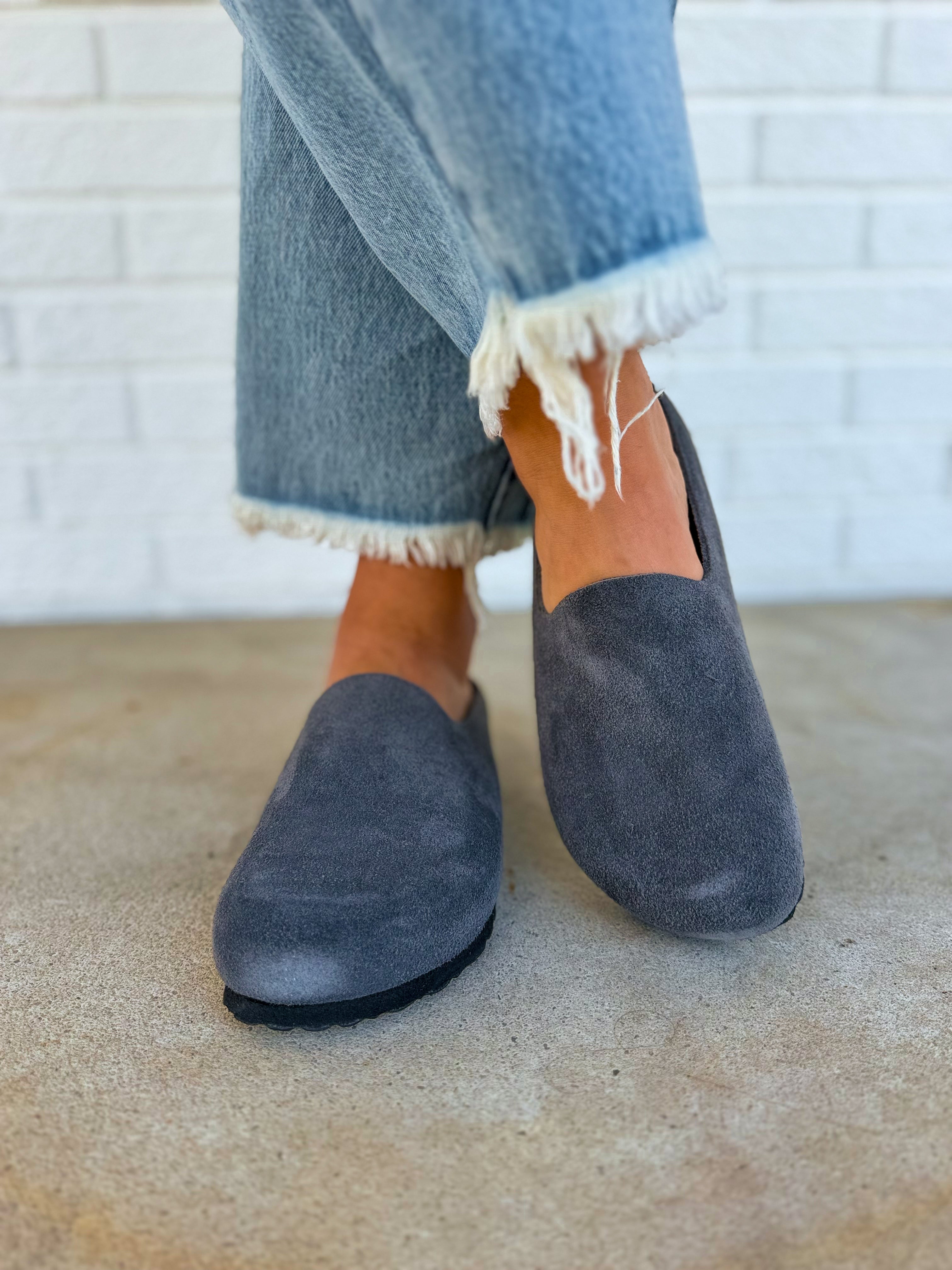 Birkenstock Amsterdam Wrapped Clog - Charcoal - Lace and Grace Boutique