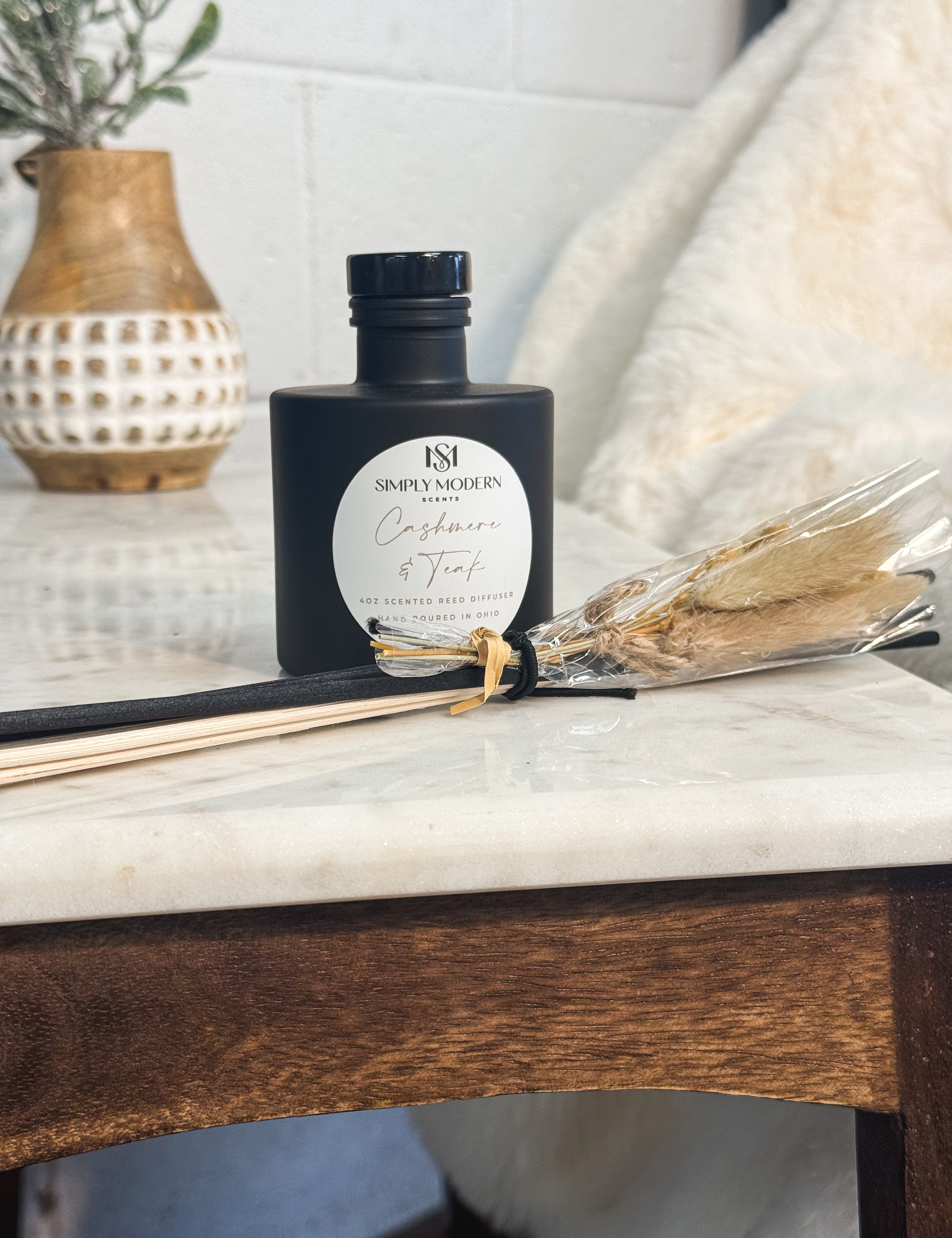 Simply Modern Reed Diffuser - Cashmere Teak - Lace and Grace Boutique