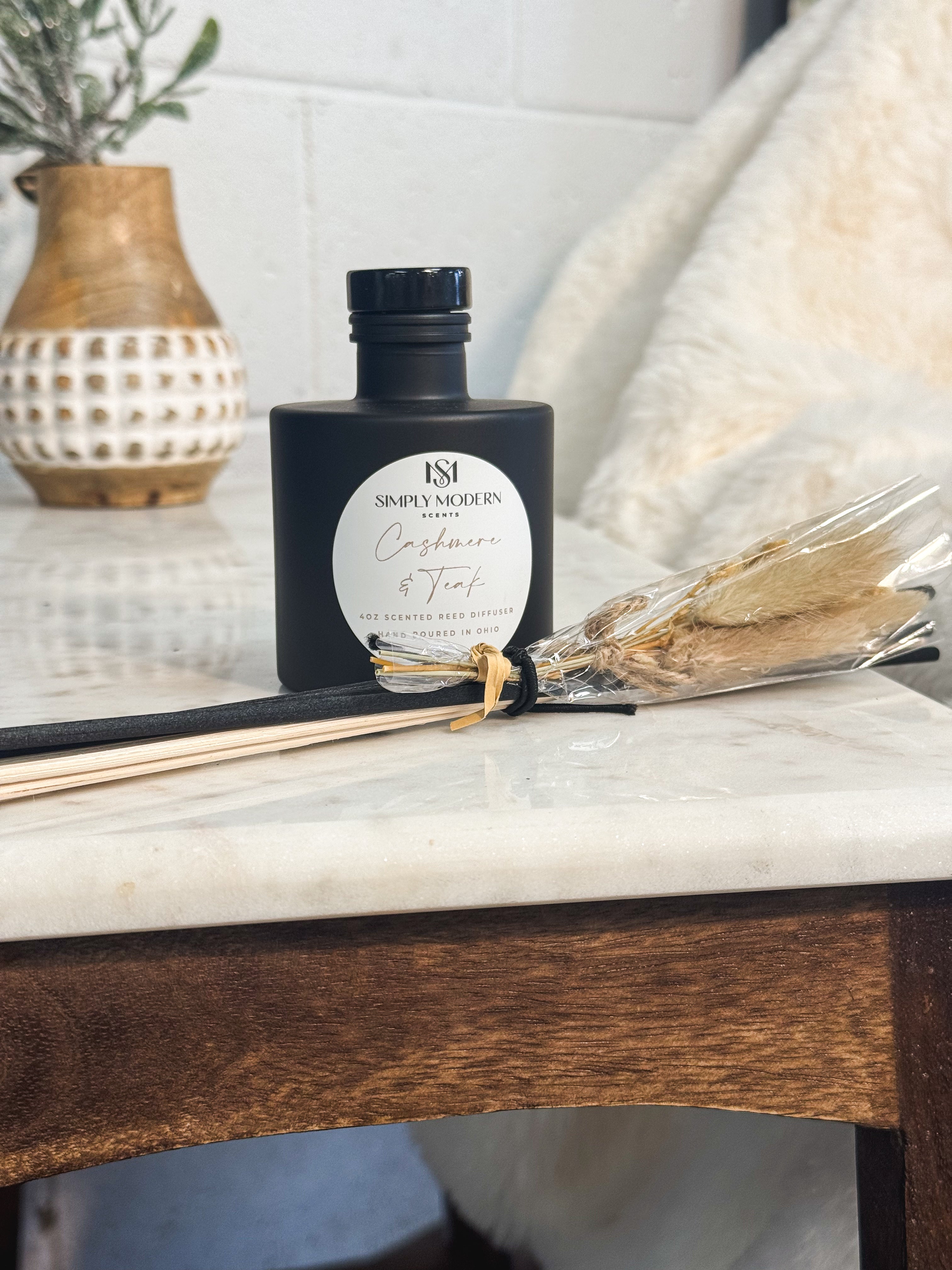 Simply Modern Reed Diffuser - Cashmere Teak - Lace and Grace Boutique
