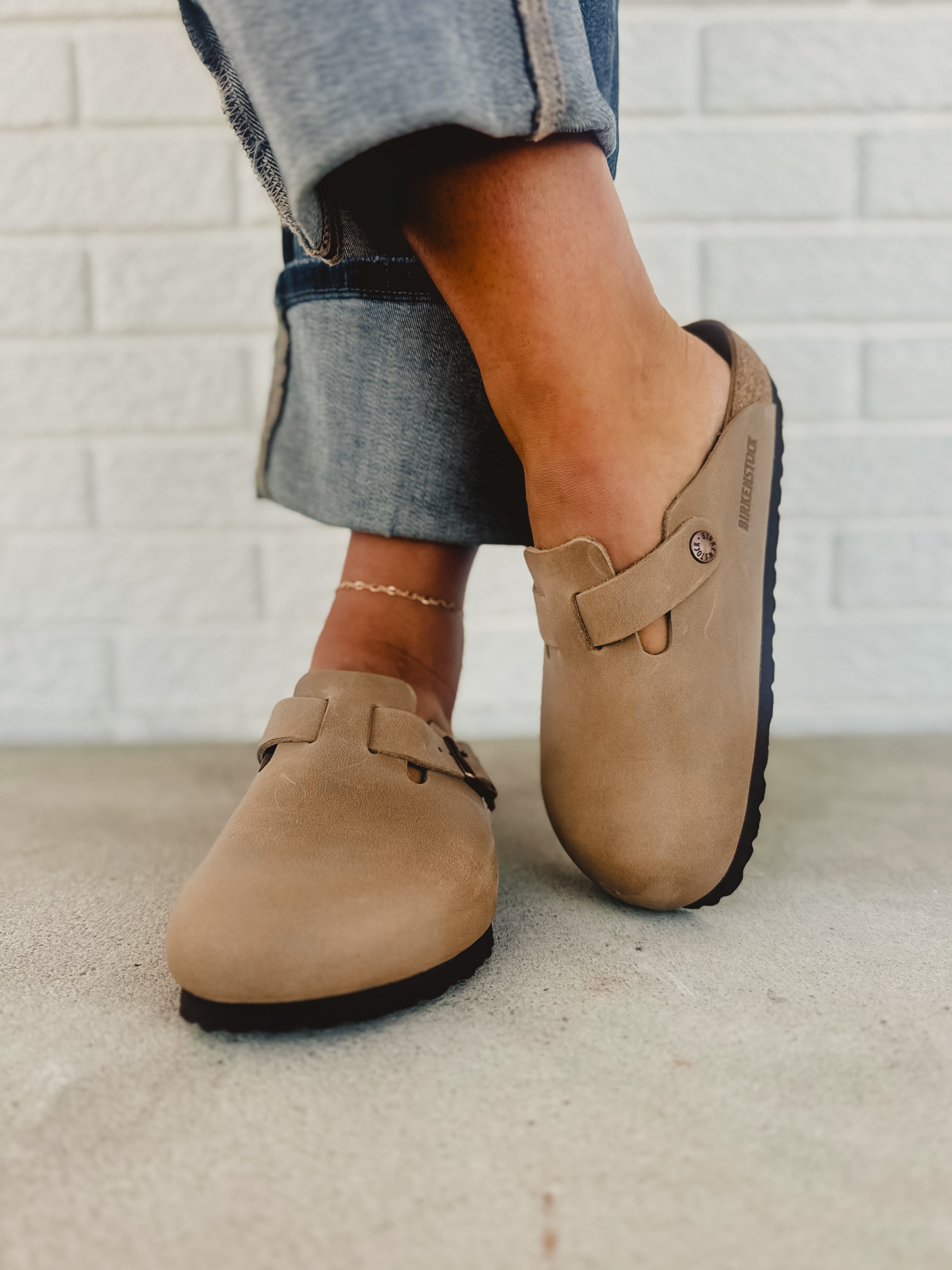 Birkenstock Boston Oiled Leather Clog Tobacco Brown Lace and