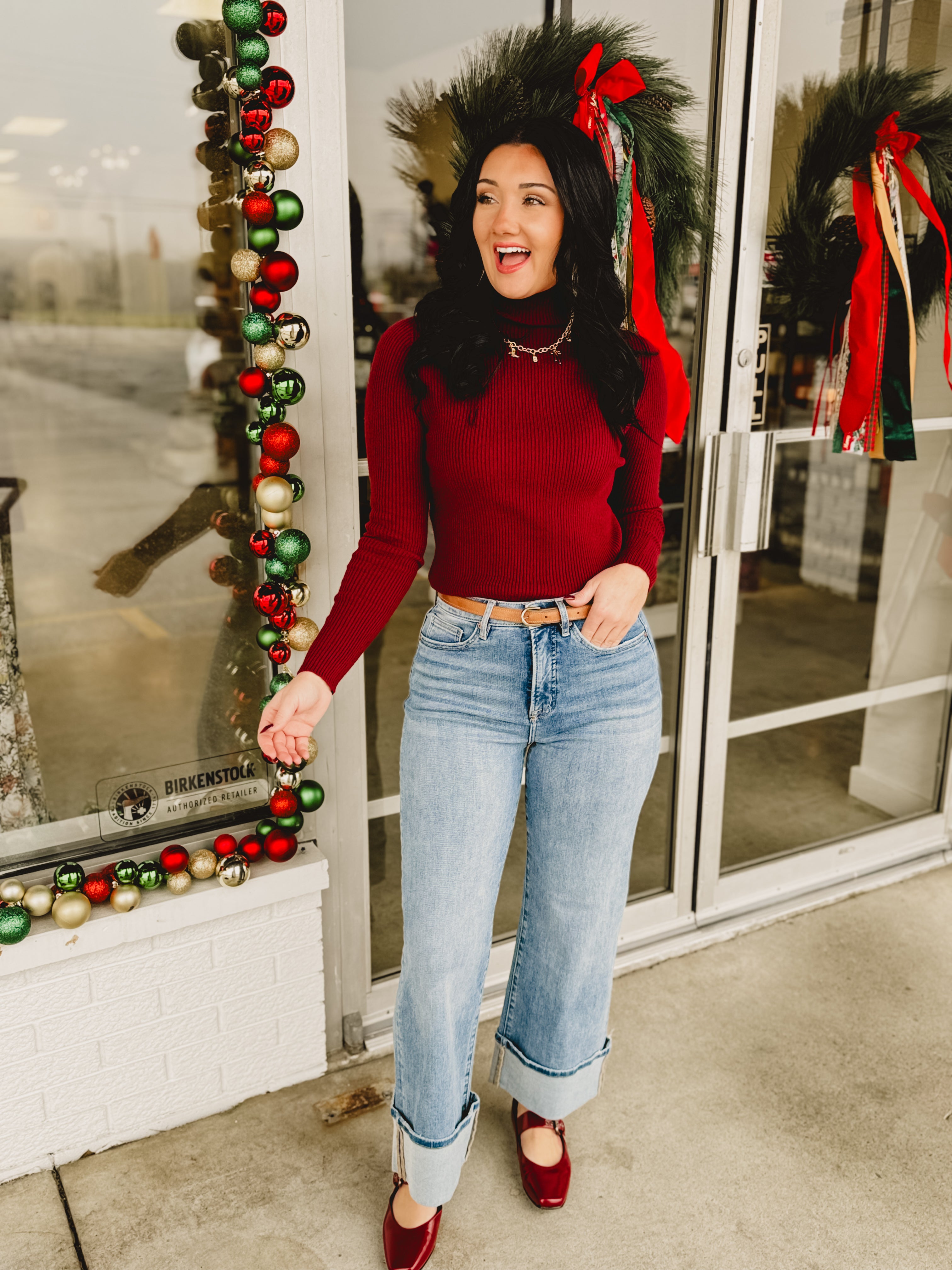 SIMPLE YET STYLED LOOK image