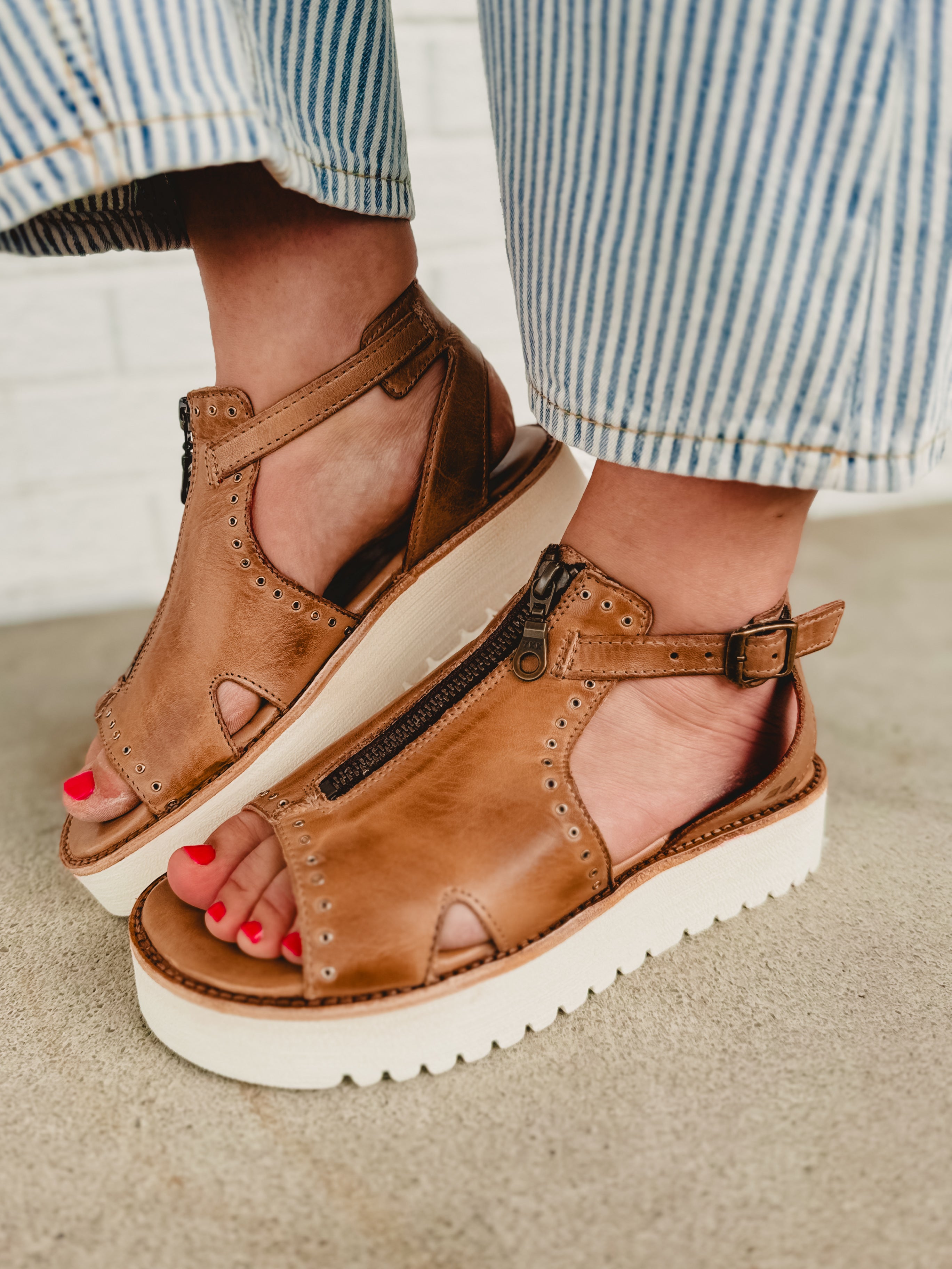 Bedstu Clancy Platform Sandal - Tan Rustic - Lace and Grace Boutique