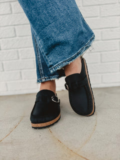 Birkenstock Women's Buckley Oiled Leather Clogs - Black - Lace and Grace Boutique