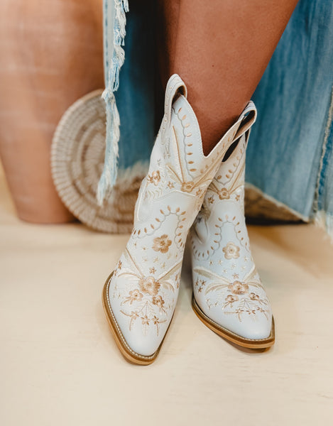 Western Embroidered Cowgirl Boots White