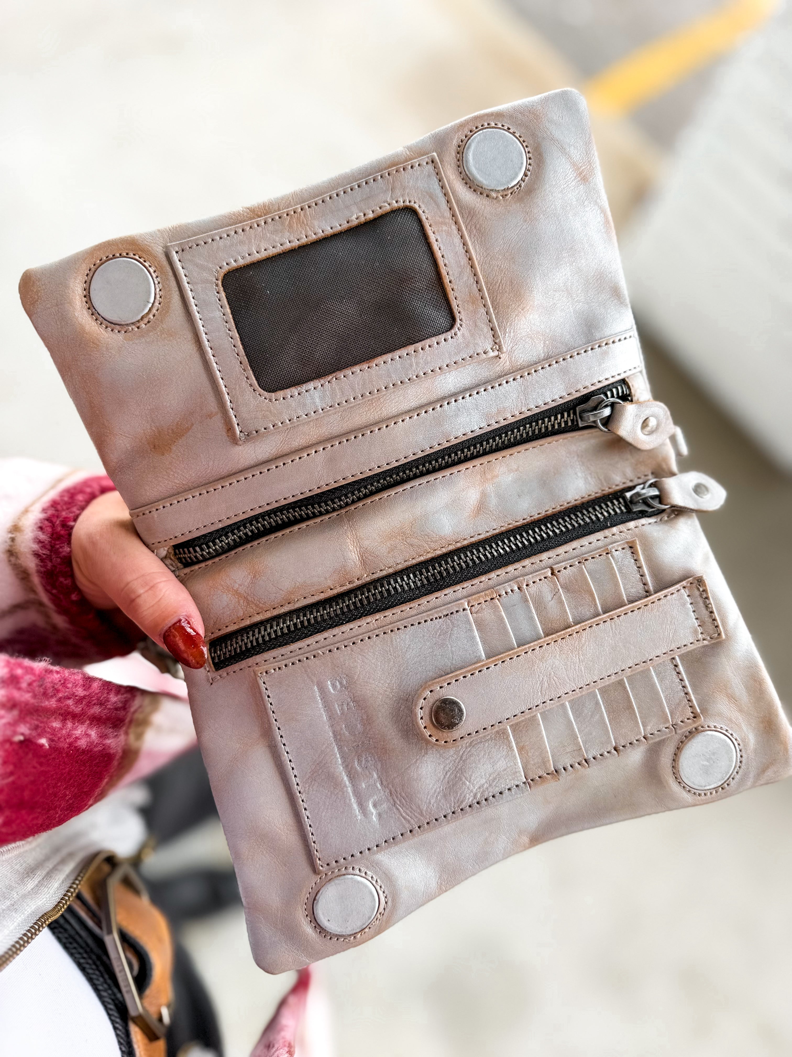 BedStu Cadence Crossbody - Light Silver Lux - Lace and Grace Boutique