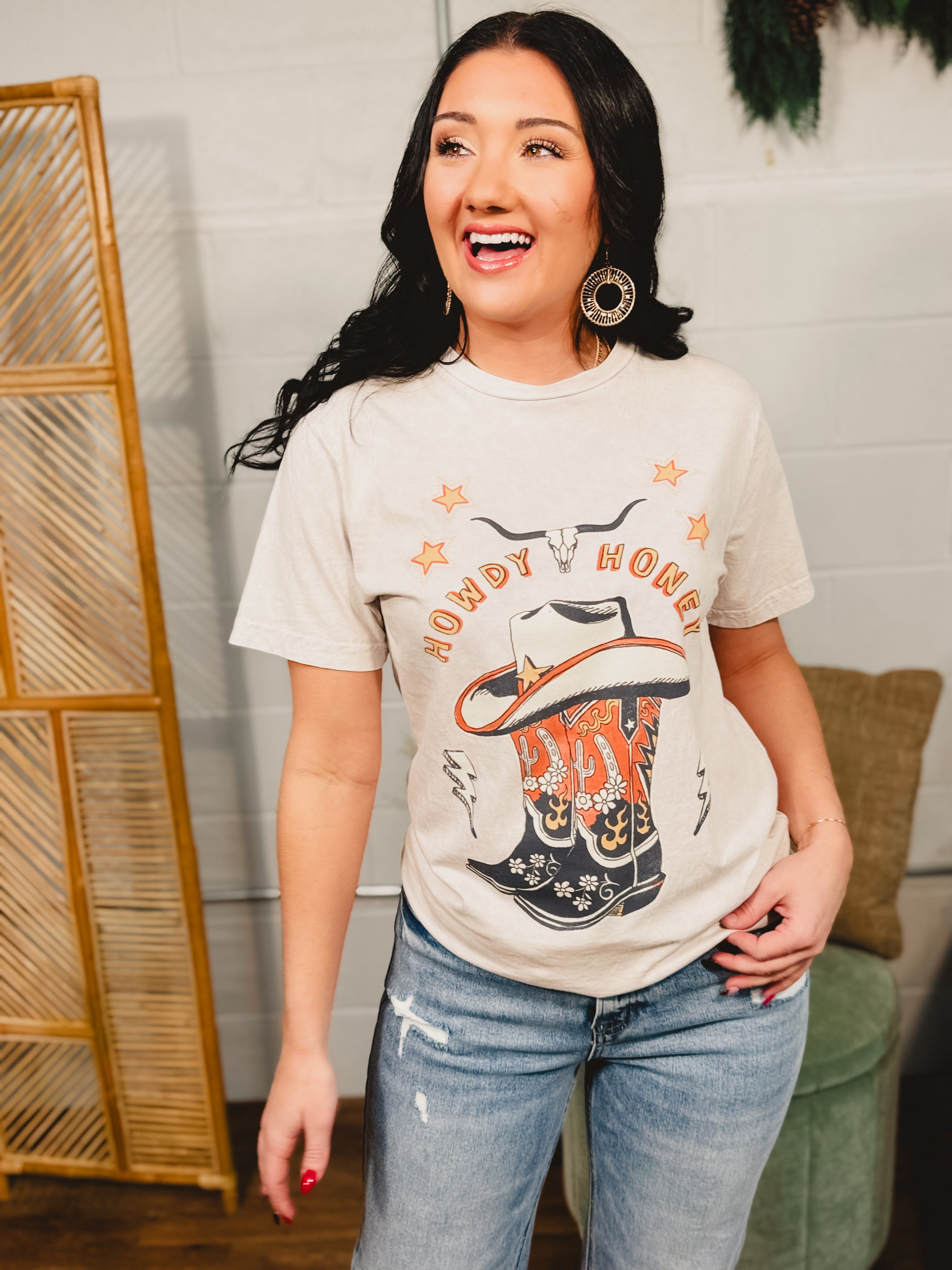 Howdy Honey Mineral Wash Graphic Tee - Off White - Lace and Grace Boutique