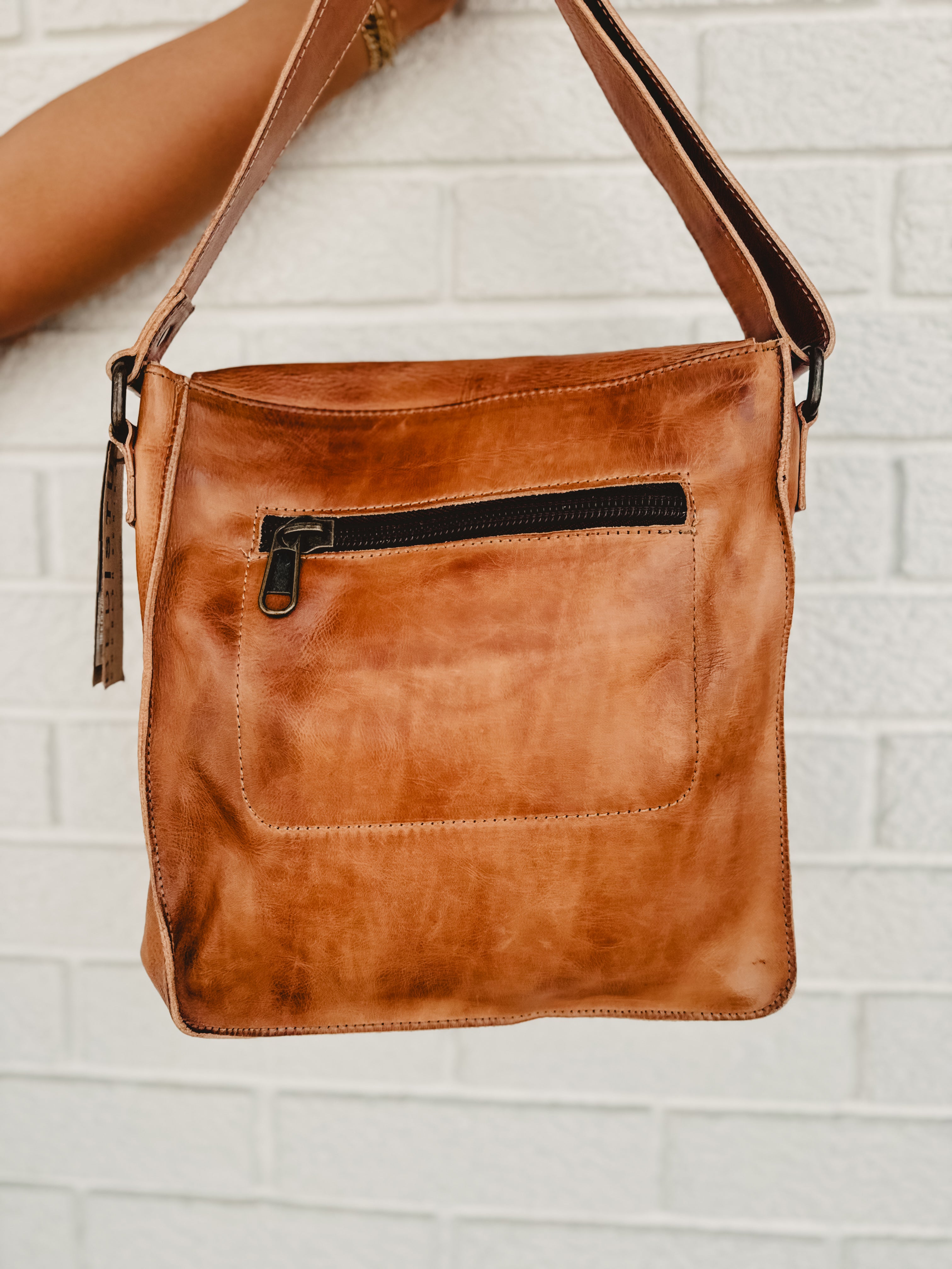 Bedstu Venice Beach Crossbody Bag - Tan Rustic - Lace and Grace Boutique