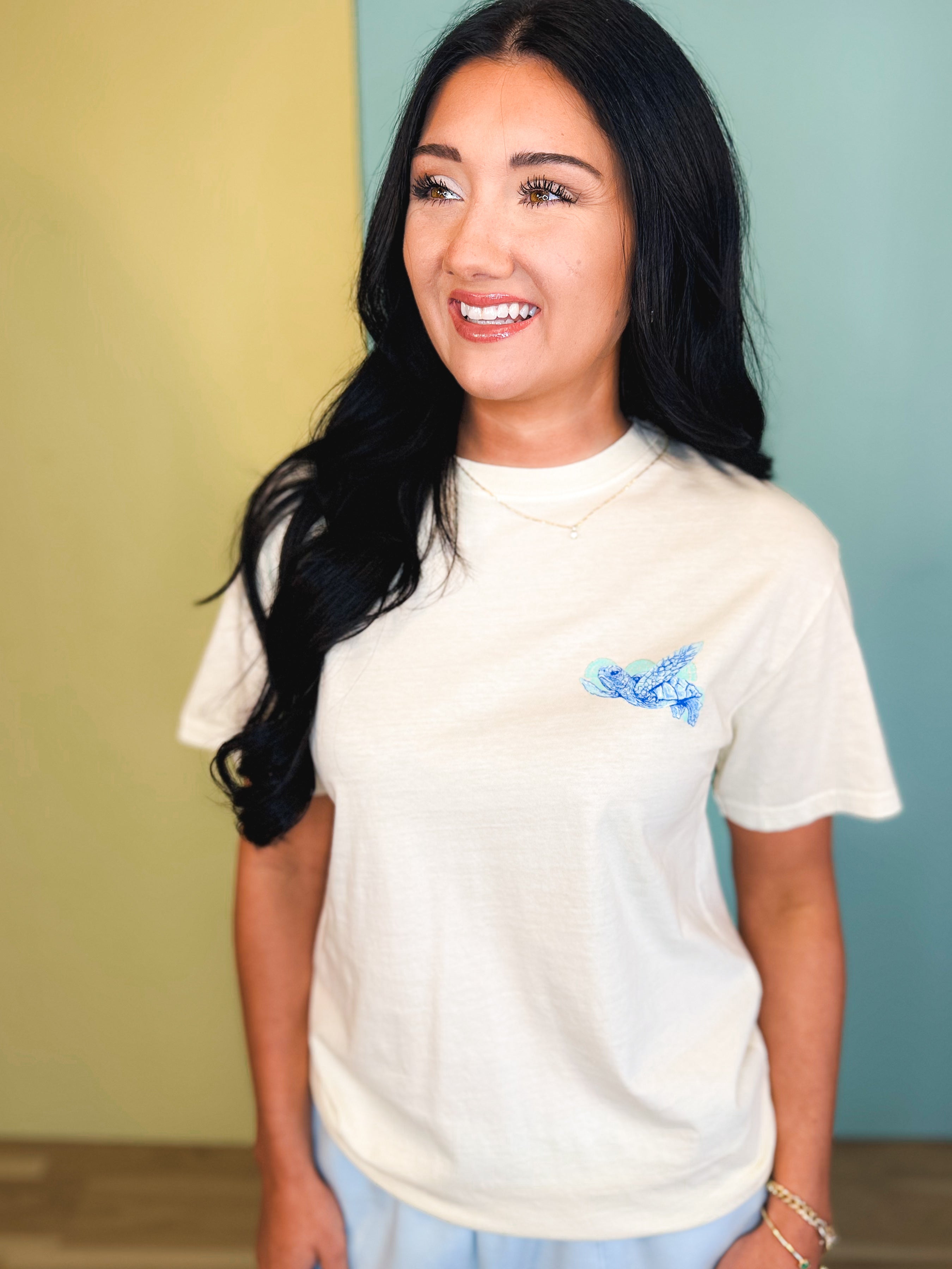 Simply Southern Mineral Wash Howdy Tee - Bone - Lace and Grace Boutique