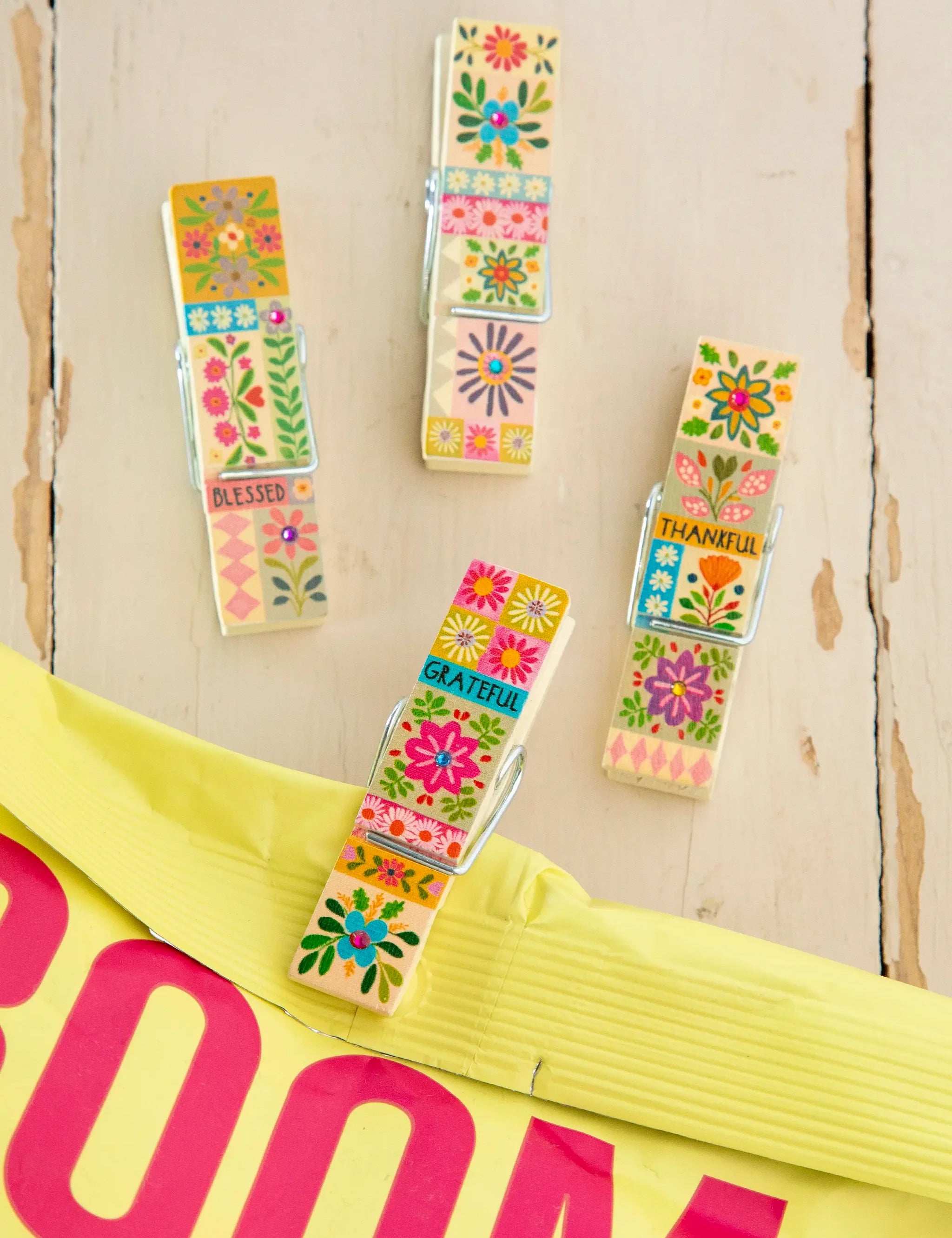 Natural Life Happy Clips, Set Of 4 - Thankful - Lace and Grace Boutique