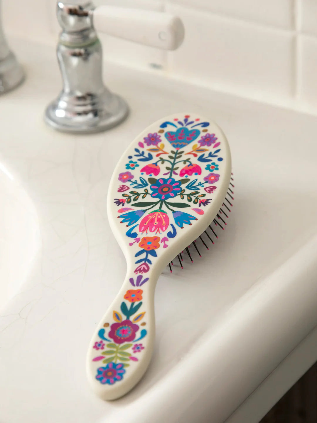 Natural Life Wet/Dry Detangling Hairbrush - Cream - Lace and Grace Boutique