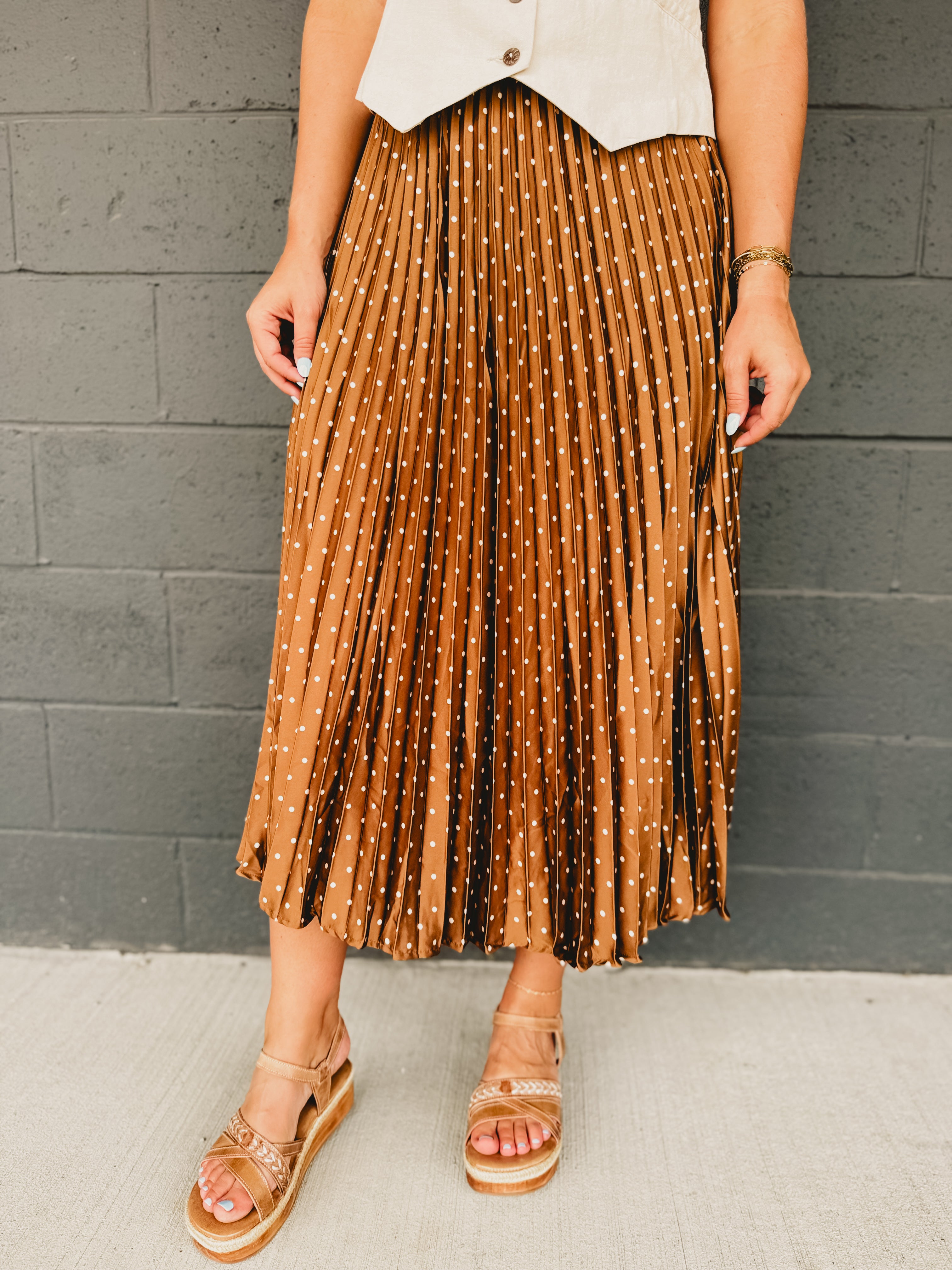 Pleated stretchy polka dot maxi skirt in mocha mousse.