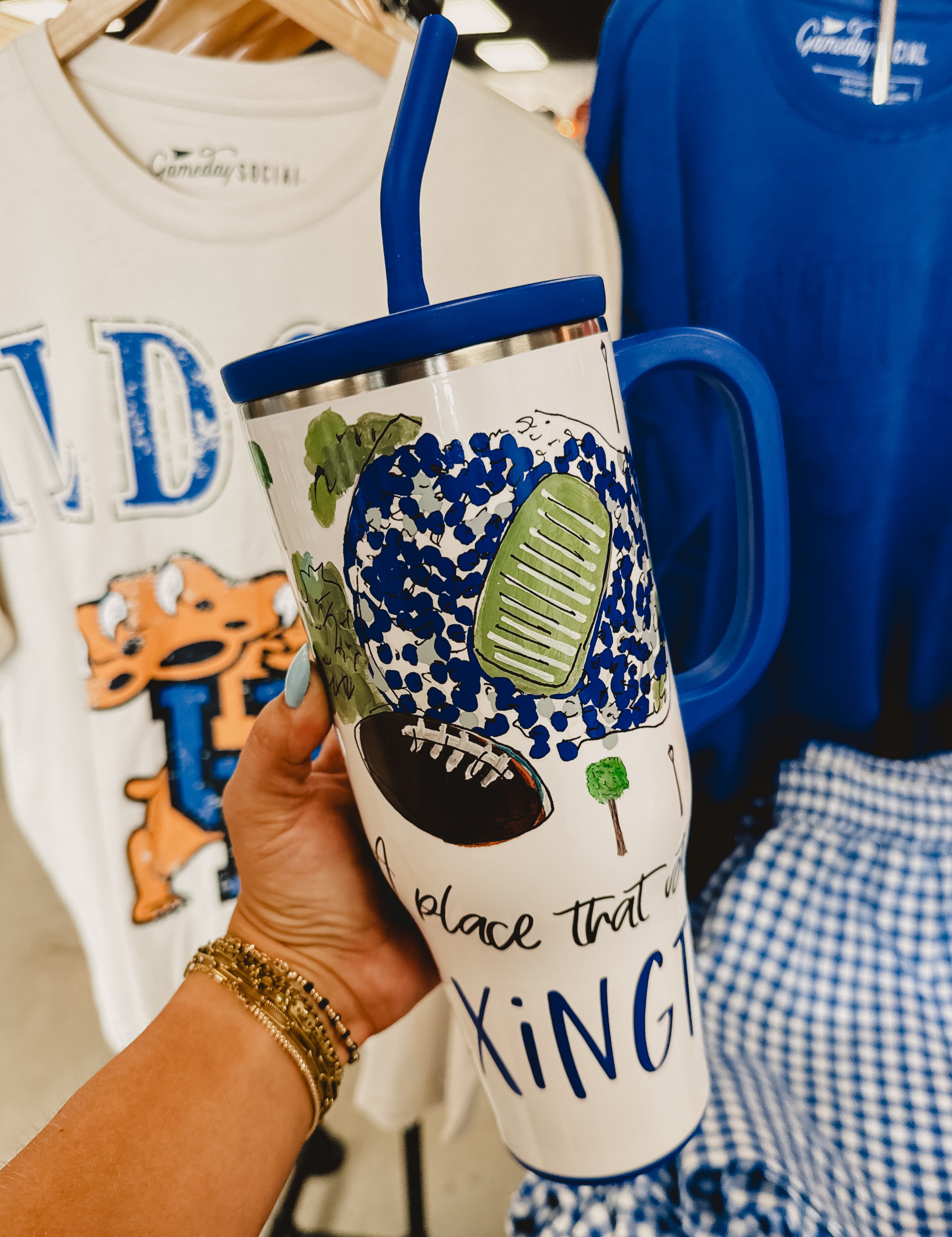 Kentucky "Saturdays in Lexington" Swig 40 oz. mega mug with silicone straw, comfort-grip handle, and a built-in silicone coaster.