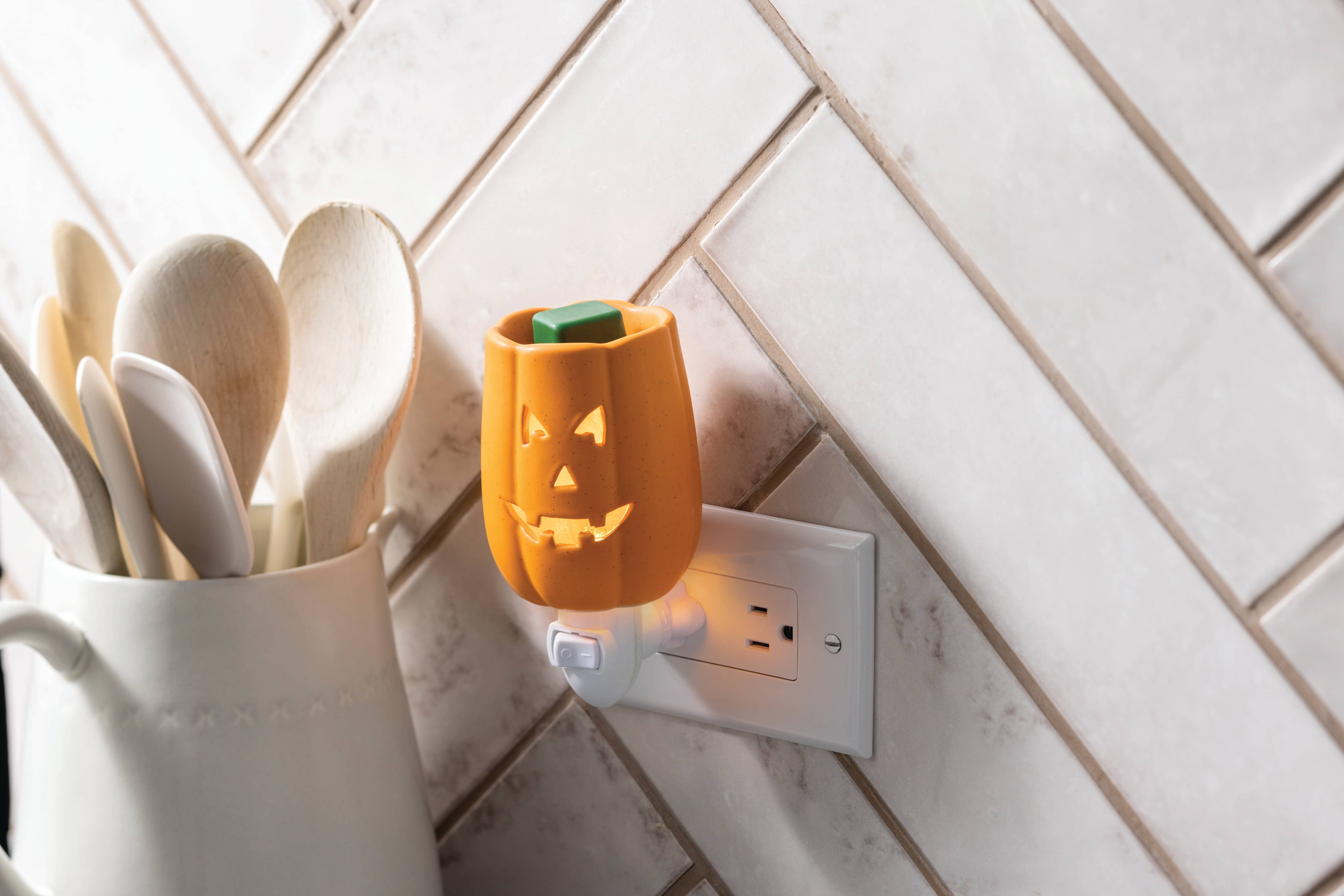 Pluggable Fragrance Warmer- Classic Jack O' Lantern - Lace and Grace Boutique